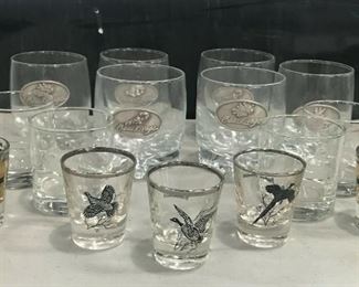 https://www.ebay.com/itm/114658338290	KG009 COLLECTION OF BARWARE GLASSES ROCKS AND SHOT		 Buy-it-Now 	 $19.99 
