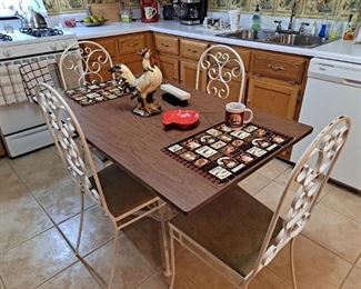 Vintage Iron Table w/4 Chairs