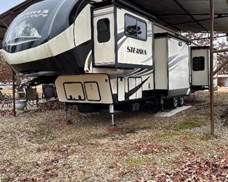 2016 FOREST RIVER SIERRA FIFTH WHEEL
MODEL: M-377FLIK; 5 slides; Stainless steel side by side refrigerator; washer and dryer