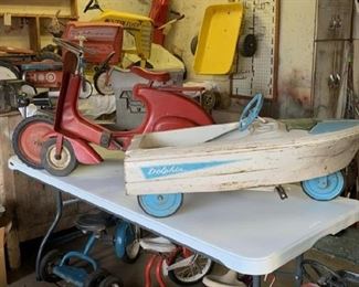 Murray dolphin pedal boat