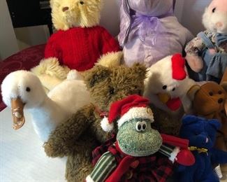 Clearance Lot 1: 16 stuffed animals & a Singing Santa plus a wonderful Longaberger basket, bundle price is $100!