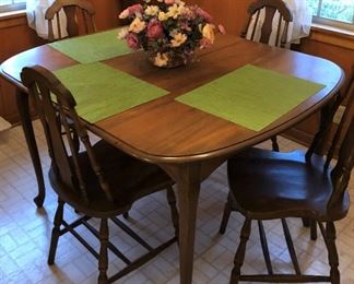 Antique breakfast table & 4 chairs