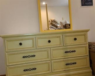 Dresser and mirror 30x52x18