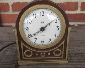 Old Vintage New Haven Mantel Clock