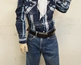 1104	BOY MANNEQUIN CLOTHED IN VINTAGE LEVIS SELVEDGE JEANS W/ BIG E, BELT W/ LEVIS BELT BUCKLE, ARIZONA SHIRT, ASCOT, & CASSIDY HATS COWBOY HAT. APP. 58 IN TALL. MANNEQUIN MAY SUFFER LOSSES TO BODY/FACE
