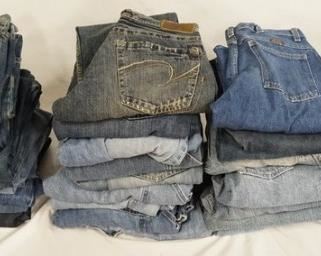 1125	LOT OF 37 PAIRS OF JEANS FROM VARIOUS BRANDS, JEANS HAVE BETWEEN 30-38 IN WAIST SIZES. BRANDS INCLUDE; EAST/WEST, BANANNA REPUBLIC, AMERICAN EAGLE, ARIZONA, & ORIGINAL, UNION BAY, X2, BILLABONG, FADED GLORY, MOSSIMO SUPPLY COMPANY, BIG BEN, THE URBAN BRAND, DDC LAB, US POLOASSN., WRANGLER, EXPRESS, JUSTIN, DICKES, J. CREW, CHAPS DENIM, KIRKLAND, CHIMALA, CHRISTIAN AUDIGIER & GAP. VARYING DEGREES OF WEAR 
