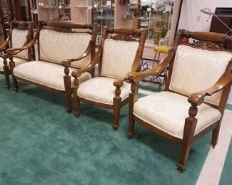 1014	VICTORIAN 4 PIECE PARLOR SET
