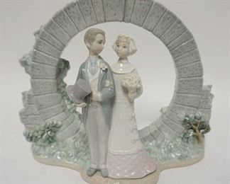 1044	LLADRO BERMUDA MOON GATE CIRCLE & BRIDE & GROOM
