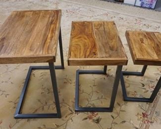 1060	MID CENTURY MODERN GRADUATED NEST OF 3 TABLES, 24 IN X 15 IN X 23 IN
