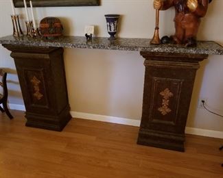 Side Table/Marble with Columns 