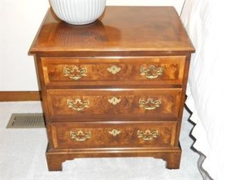 Henredon Aston Court burled wood nightstand