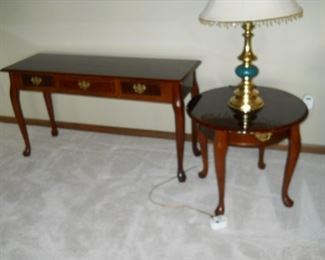 Queen Anne style sofa table, end table