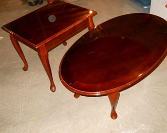 Queen Anne style coffee and end table