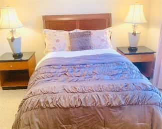 There a several full and queen beds