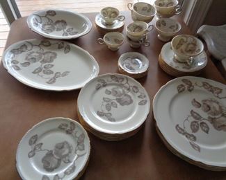 China Set of four with additional pieces, with gold trim, Gloria pattern