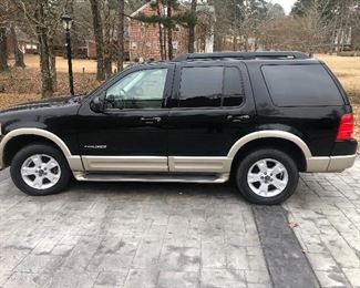 2005 Ford Explorer Eddie Bauer Edition. 52,000 miles