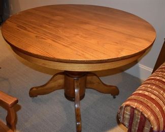 Oak pedestal table