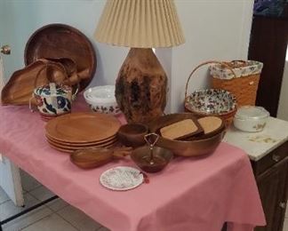 Woods lamp , monkey pod , Pyrex Americana Nesting bowls , Longenberger baskets