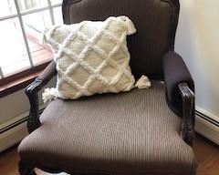 Basset Furniture Accent Chair