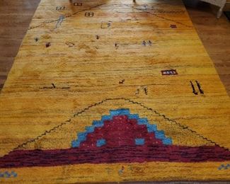 Large Wool area rug, excellent condition 