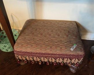 Fabric ottoman w/fringe