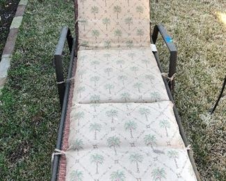 Adjustable chaise lounger w/cushion
