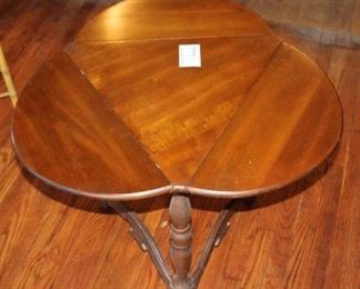 Small Drop Leaf Table | 24" T x 30" W (Fully Extended)