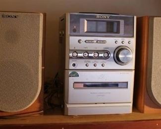 Sony CMT-NE3 Tape/CD/Radio Player & 2 Sony SS-CNE3 Speakers | Player & Speakers Tested and Working!