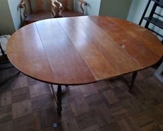 Drop Leaf Dining Table | 29" T x 80" W x 54" D (Fully Extended)