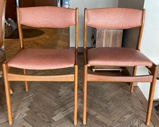 LOT #124 - $200 - Pair of Mid Century / Midcentury Side Chairs (vinyl upholstery)