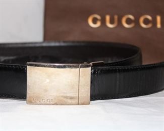 Lot 15 Gucci Italian Black Leather Reversible Belt size 28 with Dust Cover and Bag