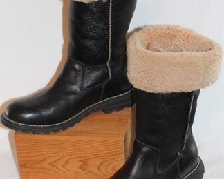 Lot 99 UGG Black Leather Shearling-Lined Boots, Size 8