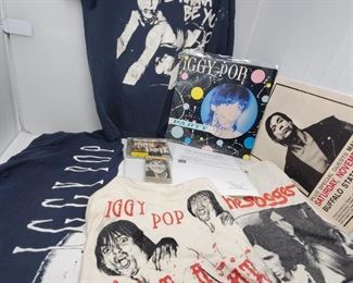 https://www.ebay.com/itm/IGGY-POP-LOT-MEMORABILIA-AUTOGRAPH-ORIGINAL-TSHIRTS-POSTER-/254838442209?_trksid=p2349624.m46890.l49292