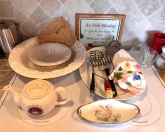 Vintage kitchen items 