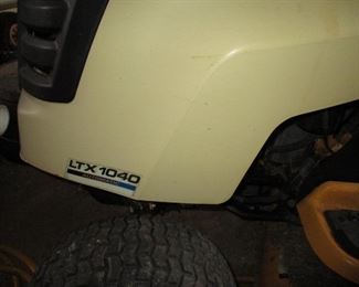 Cub Cadet LTX 1040 Riding Lawnmower