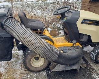 Cub Cadet LTX 1040 Riding Lawnmower