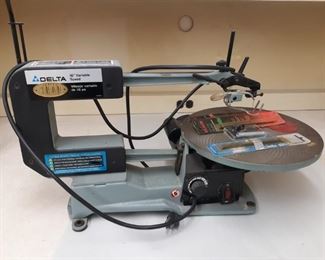 Delta 16in variable speed 2000 series scroll saw with extra blades