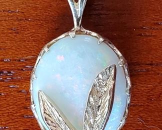 14k yellow gold and opal pendant (looks like white gold in photo - poor photography.