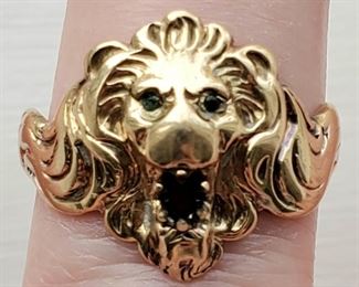 Antique 14k gold lion head ring (needs the mouth stone replaced)