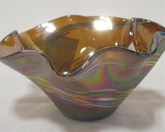 SMALL IRRIDESCENT GLASS BOWL BY GLASS EYE STUDIO. 3" TALL