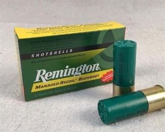 Mfg - (5)Remington
Model - 12 Gauge 00 Buckshot
Located in Chattanooga, TN
Condition - 1 - New
This is a 5 count box of Remington 2 3/4" 12 Gauge 00 Buckshot, useful for home defense or hunting purposes.