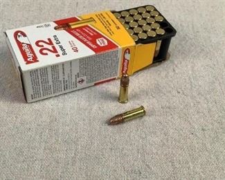 Mfg - (50)Aguila
Model - 40gr High Velocity
Caliber - 22 LR Ammo
Located in Chattanooga, TN
Condition - 1 - New
This is a 50 count box of Aguila 40 grain 22 LR high velocity ammo, ideal for plinking purposes.