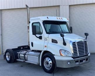 VIN 3AKBGADV4DSFG8574
Year: 2013 Make: Freightliner Model: Cascadia 113 Trim Level: Day Cab Single Axle
Engine Type: 12.8L L6 Diesel
Transmission: Eaton Fuller Automstic
Miles: 245,845
Color: White
Driveline: 2WD
Located In: Chattanooga, TN
Operational Status: Runs and Drives
Power windows
Power locks
Cloth interior
Heat and AC Do NOT Work
Engine Model - DD13 12.8L 410 HP 1800 rpm
**Sold as is Where is**