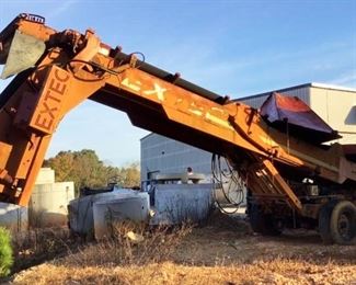 Located in: Chattanooga, TN Off Site
MFG Extec
Ser# 6396
Top Soil Screener Trailer
**No Legible VIN or Model**
Hours - 4032

Engine Spec-
Diesel
Model - BF4M 1012
75 HP
Per consignor works