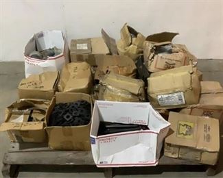 Located in: Chattanooga, TN
Assorted Hardware
Assorted Bolts, Pipe Fittings, and Washers
**Sold As Is Where Is**

SKU: J-1-B