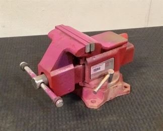 Located in: Chattanooga, TN
MFG Reed
Model 24 1/2 C
4-1/2" Swivel Bench Vise
4-1/2"
*Sold As Is Where Is*

SKU: H-2-B