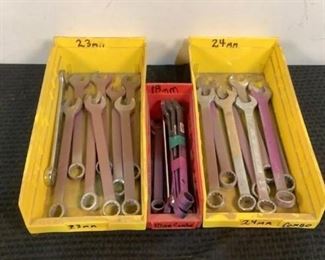 
Located in: Chattanooga, TN
18mm, 13mm, and 24mm Combo Wrenches
MFR's - Wright, Westward, Armstrong
(11) 18mm
(9) 23mm
(8) 24mm
**Sold As Is Where Is**

SKU: L-5-B