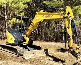 Located in: Ringgold, Georgia
Yr 2020
MFG Yanmar
Model 212 Vi055
Mini Excavator
PIN - YMRV1055TLAJAH038
Hours - 405
Engine Spec-
MFR - yanmar
Model - 4RTPAC
Diesel
Bucket Width - 2’W
Grader Blade Width - 78"W
15-3/4" W Tracks
**Sold as is Where is**
Runs and Operates