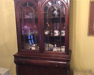 Curl top china cabinet