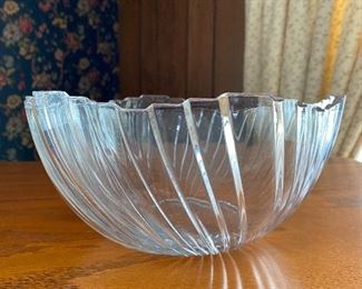 9.5" diameter X 4.5"h